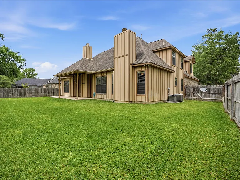 536 Stephen F Austin Dr — Photo 39