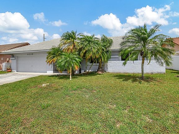 3rd image of 9288 Sun Pointe Drive