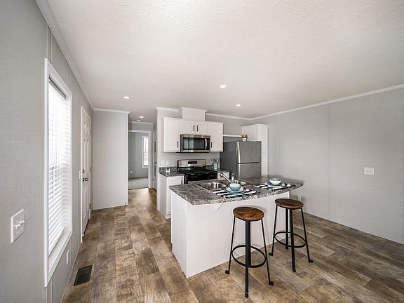 2nd image of 15878 Villaire Ave