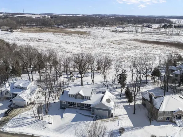 W9221 Forested Road, Cambridge, WI 53523