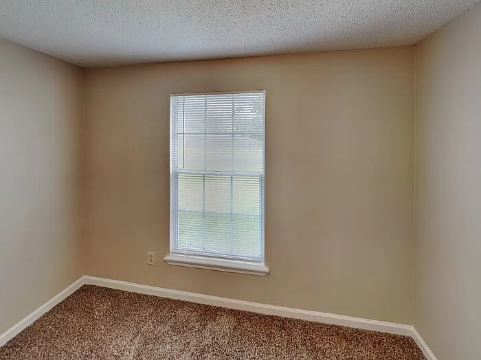 2626 Pinewood Blvd S — Photo 12