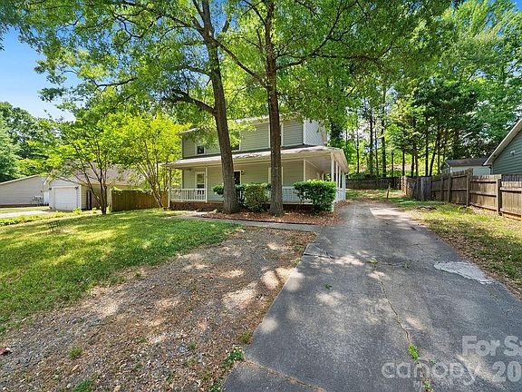 2nd image of 6719 Raeburn Ln