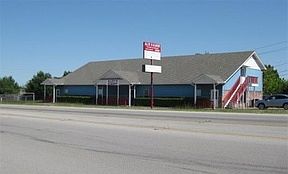 2nd image of 611 W Spring Valley Rd