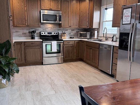 5th image of 462 Concord Rd