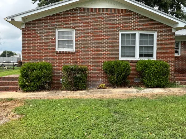 400 W Market St, Decherd, TN 37324