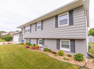 7016 W Lindner Dr, Franklin, WI 53132