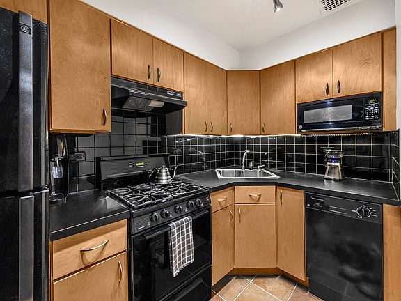 5th image of 56 W 89th St APT D