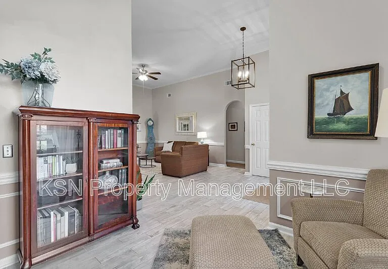 121 Tappan Zee Dr — Photo 8
