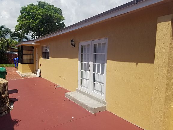 2nd image of 1110 NW 24th Ct #1