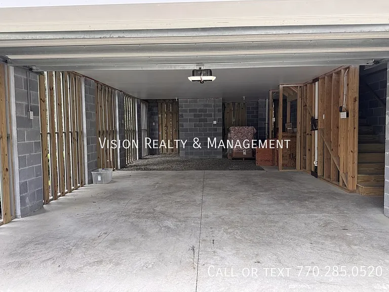 141 Winding River Dr — Photo 36