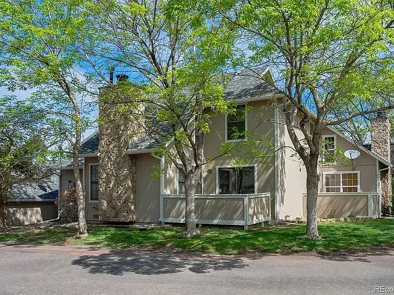 2665 S Xanadu Way #D — Photo 1