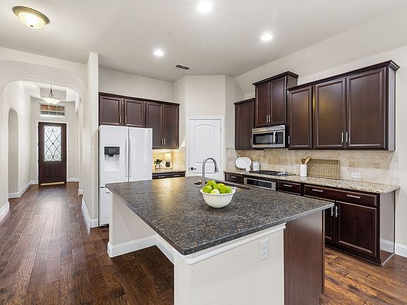 3rd image of 8641 Gracewood Dr