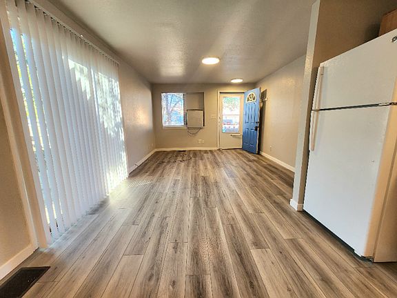 4th image of 510 Moffat St
