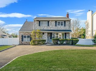 2 Cindy Street, Smithtown, NY 11787