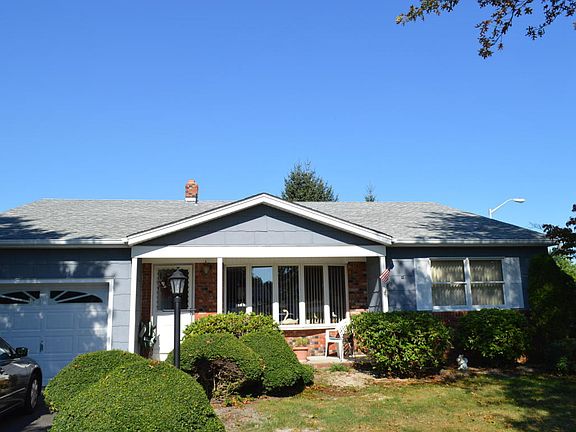 3rd image of 45 Westport Dr