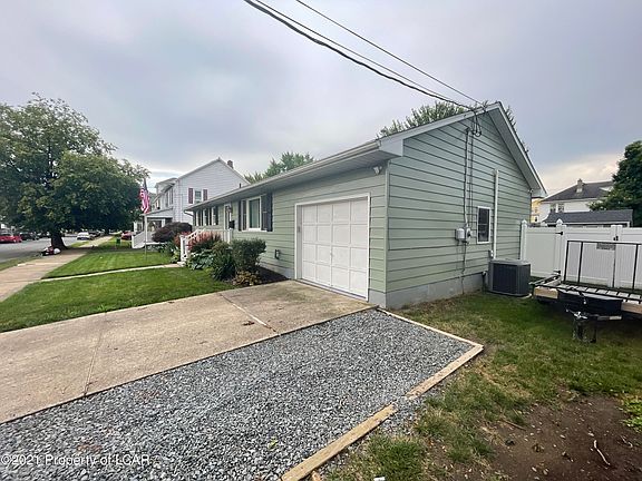 4th image of 31 N Goodwin Ave