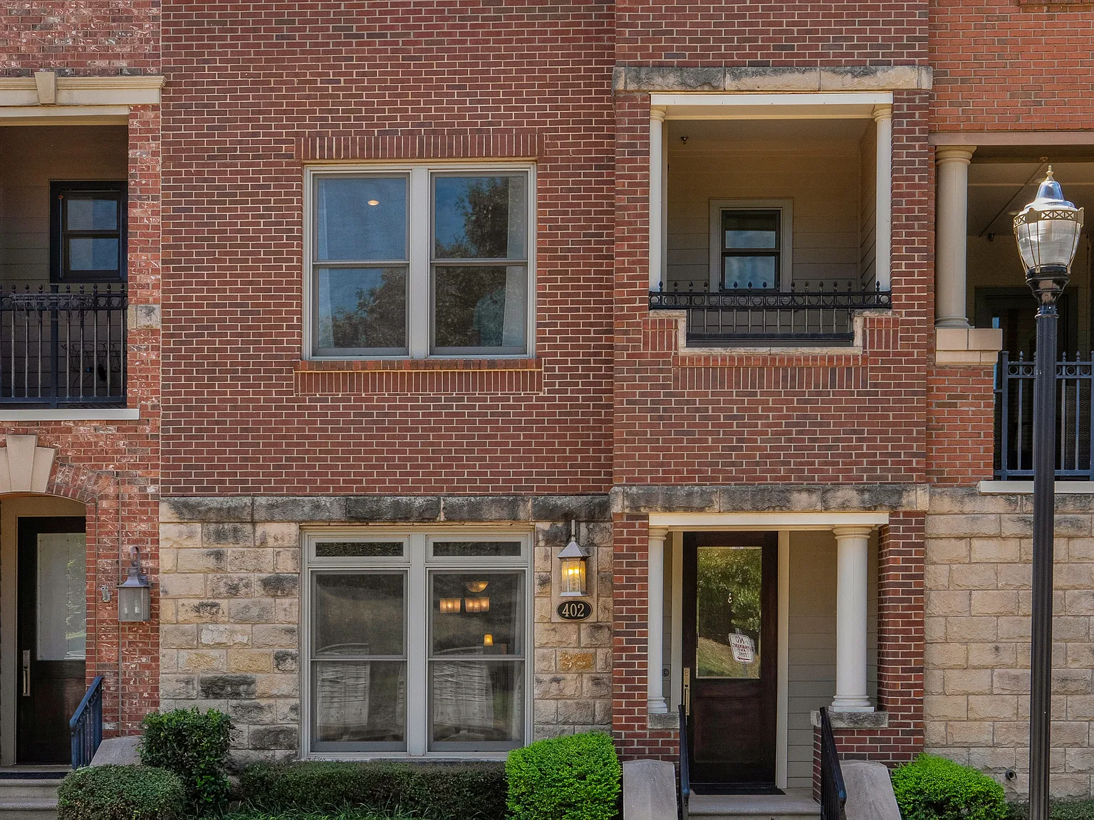 2 bed, 2.5 bath, 1730 sqft, $3,150 — Photo 3