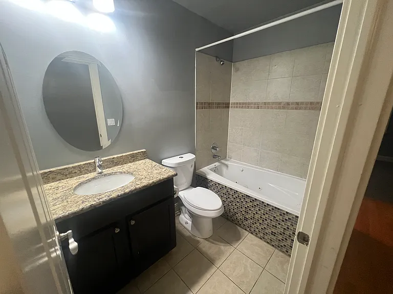 4956 S Vincennes Ave #1W — Photo 11