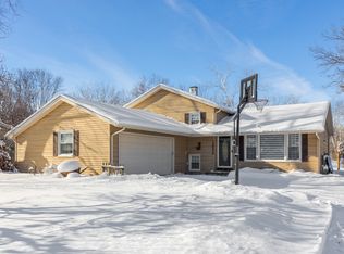 12N276 Tina Trl, Elgin, IL 60124