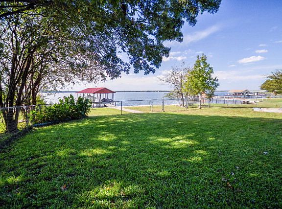 2nd image of 115 Westshore Dr