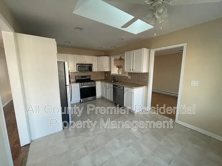 3138 Powhatan Ave — Photo 4