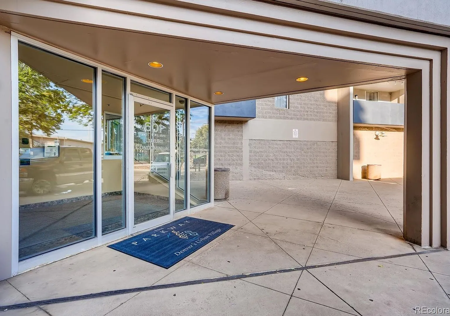 Amazing Condo with Beautiful Mountain and City Views! — Photo 3