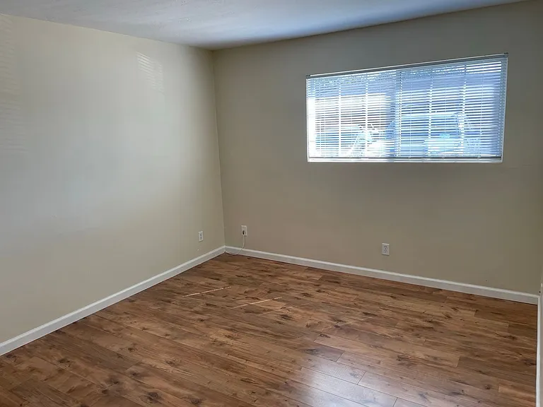 4700 Dexter Dr — Photo 13
