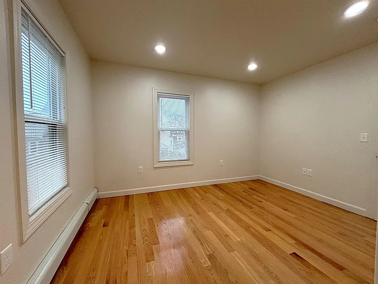 9 Bartlett St #2 — Photo 11