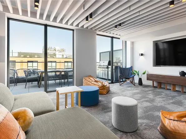 445 Grand Avenue image 15 of 39