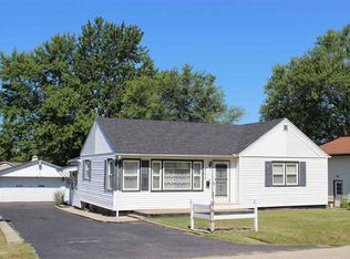 207 4th St, Colona, IL 61241