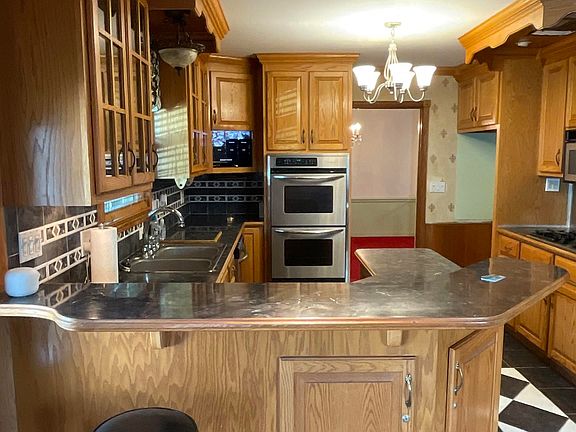 4th image of 16 Pine Creek Ct