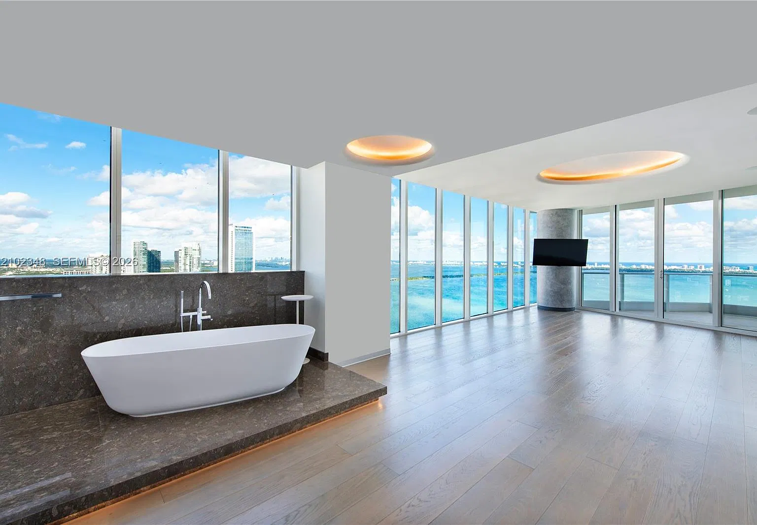 Paramount Bay Condo — Photo 3