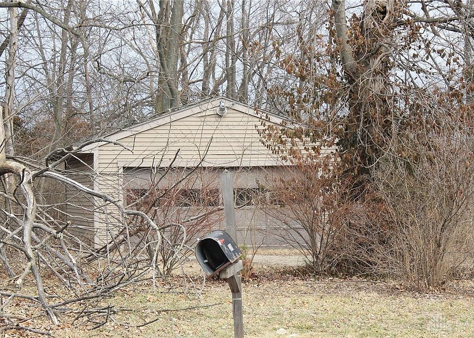 2nd image of 4917 Linden Ave