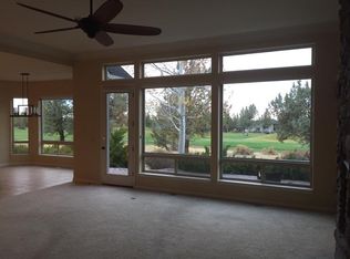 8555 Merlin Dr, Redmond, OR 97756