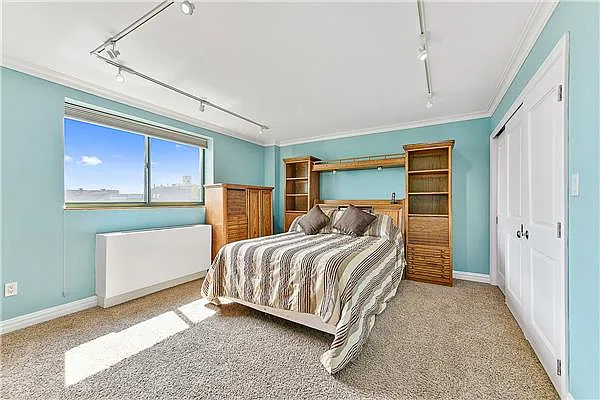 Sold by Exclusive Properties Sotheby's International Realty | media 10