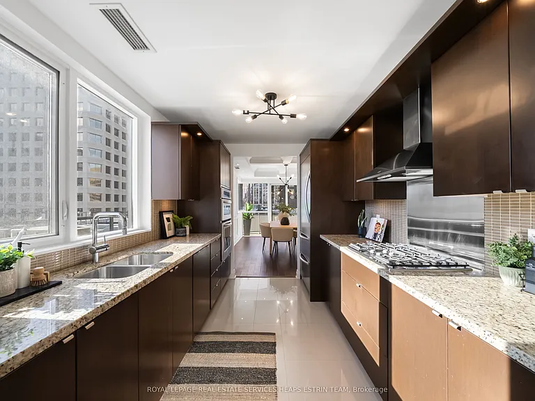 1430 Yonge St #509 — Photo 10
