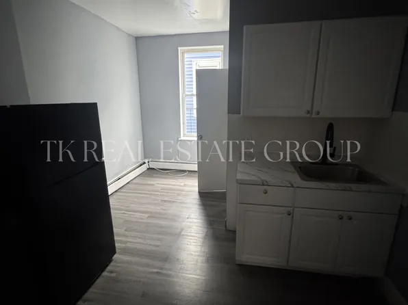 520 25th St APT 8, Union City, NJ 07087