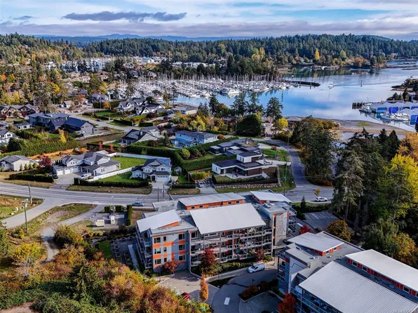 10680 McDonald Park Rd #405, North Saanich, BC V8L 5X8