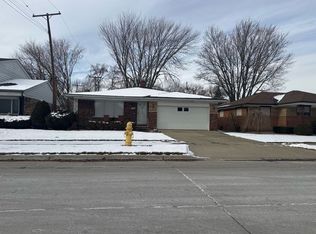 21751 Raven Ave, Eastpointe, MI 48021