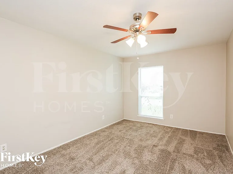 1316 Royal Oak Dr — Photo 12