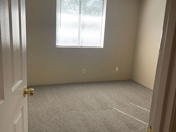 5th image of 1295 Willow Ln APT 8