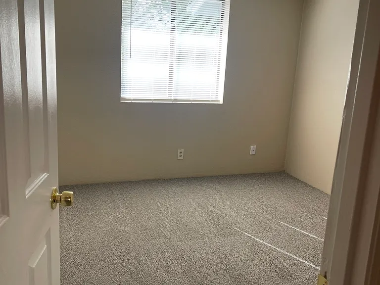 1295 Willow Ln #8 — Photo 5