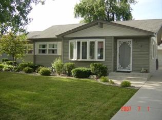 6740 W 88th St, Oak Lawn, IL