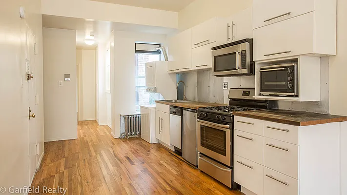 Rented by Garfield Realty  | media 18