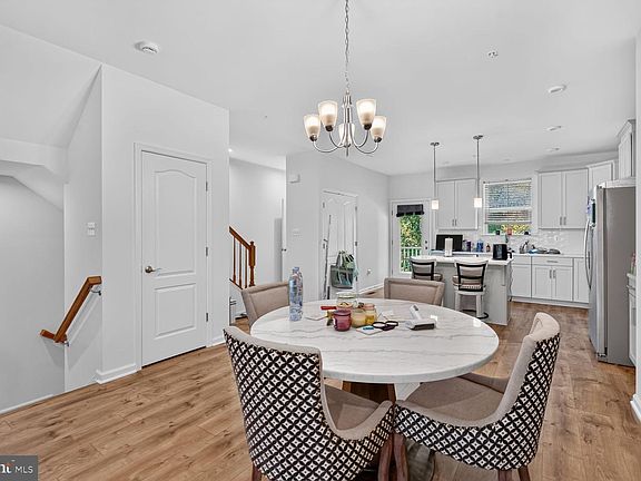 4th image of 7828 Hope Ct