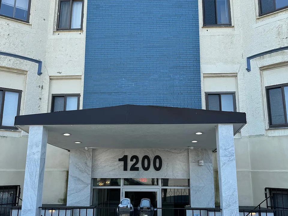 1200 Commonwealth Ave