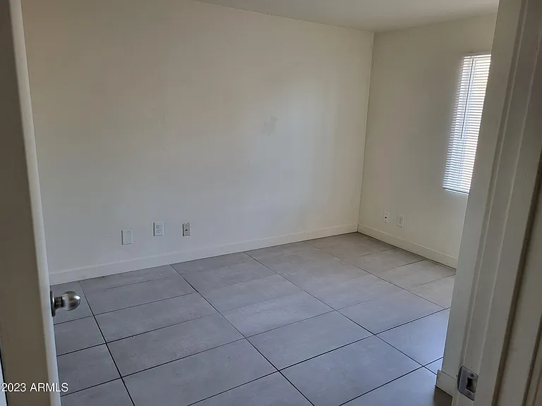 1631 E Yale St #7 — Photo 7