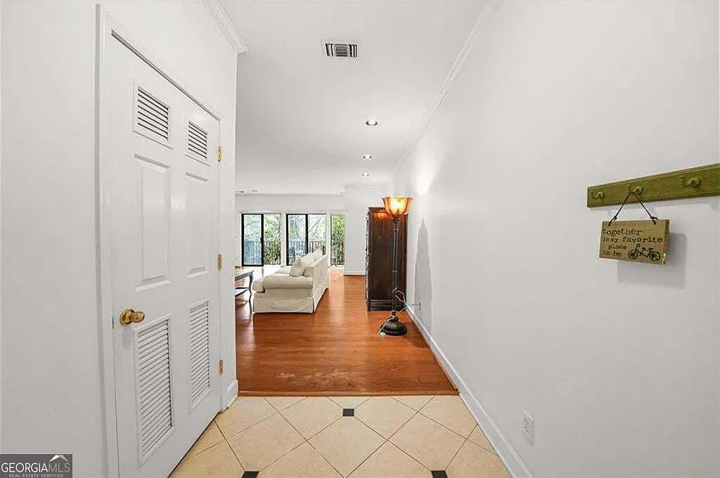 2 bed, 2.5 bath, 1730 sqft, $2,750 — Photo 4