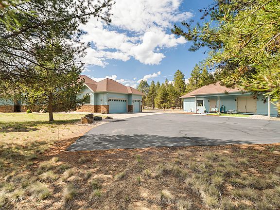 2nd image of 17045 Shawnee Cir