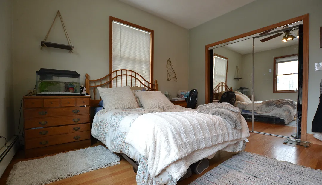 3 bed, 9999 sqft, $3,500 — Photo 3